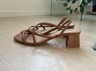 Beiga, strappy klackskor