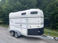 Välskött Boj 216s m. sadelkammare årsm -09