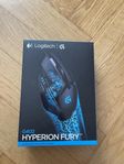Logitech G402 gamingmus och QPAD FLX 900 musmatta