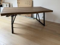 Ett mat- eller skrivbord