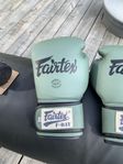 Fairtex Boxningshandskar 12oz + Nya Lindor – Fint Skick