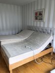 Tempur ställbar dubbelsäng 2x105 inkl sängram och gavel
