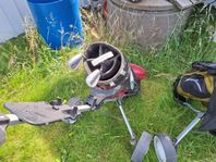 3 golfbagar 4 golfvagnar ett antal golfklubbor