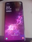Samsung Galaxy s9 plus - lätt spricka som knappt syns.