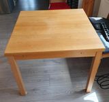 Utfällbart bord
