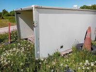 Vindskydd till småponnys får eller grisar. Kåpa ca 3 x 2m
