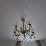 kristallkrona med tillhörande sänglampor