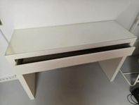 Malm sminkbord 120 x41