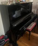 Piano bortskänkes från dödsbo