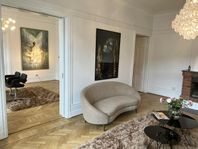 kontor / behandlingsrum i en sekelskiftsbyggnad