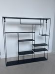 Dekorativ väggdisplay i metall