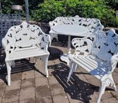 Gjutjärnsmöbler,2 soffor,1 bord,2 fåtöljer mm