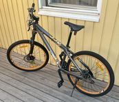 Scott Voltage YZ30. 26 tum.