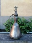 Antik vattenkanna – Orientaliskt hantverk