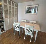 Matbord med 4 stolar från IKEA 