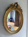 Oval spegel, guld, i gustaviansk stil