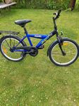 pojkcykel fot och handbroms