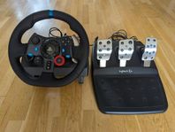 Logitech G29 gaming ratt med pedaler i nyskick