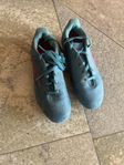 Fotbollsskor Adidas stl 36