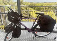 Herrcykel 28”, 6-vöxlar med cykelväskor
