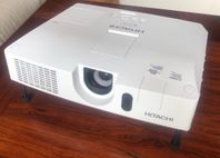 Hitachi CP-WX4022WN med 109" Projektor duk och upphängninga