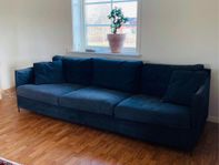 Soffa 3 sits Petito Posh living. transport kan ingå