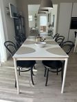 Svarta stolar Thonet no 14, Fameg