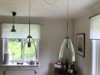 Två vackra munblåsta glaspendellampor