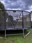 Stor oval studsmatta