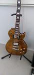 les paul giitt med vox ct 20+ med fotpedal och en jam vox.