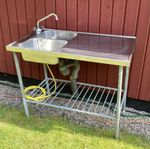 Diskbänk  perfekt till uteköket eller  stugan