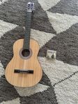Gitarr och nylon strängar