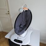 4moms Mamaroo 4.0 Mesh babysitter - grå i fint skick!