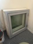 2st Fönster utåtgående 3-glas 700x700mm