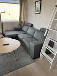 Grå divansoffa