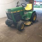 John Deere 212 