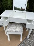 Sminkbord bortskänkes
