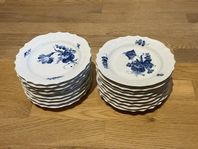Blå blomster 18 st assietter 10/1625