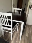 matbord med klaff och stolar 