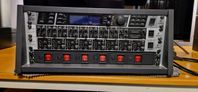 Rack med 8 kanals DI, 16 Kanals mixer och Slutmixer
