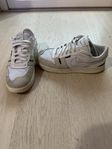 Nike sneakers n354