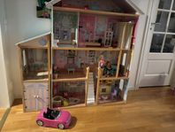 Barbie hus med möbler och bil
