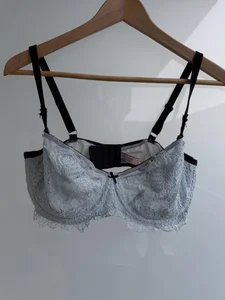 Ljusblå spets-bh från Victoria's Secret