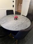 marmor bord 120 cm + 4 matstolar 