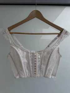 Vit spetskorsett/Bh från Victoria’s Secret