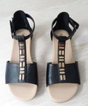 Sandal