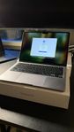 MacBook Air 13” M2 – 8GB / 256GB – NYSKICK – Utan la
