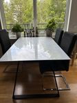 köksbord och 4 stolar 