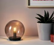 Bordslampa i gråtonat glas