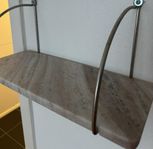 Sängbord/Vägghylla i marmor, 1 st – Mio